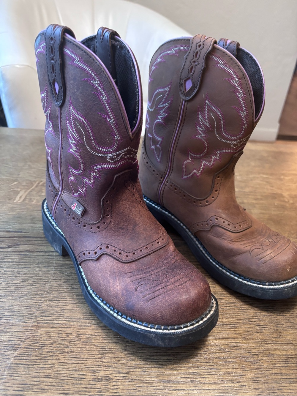 Justin Gypsy Brown Leather Western Cowgirl Boots 7.5B Purple Stitch L9903